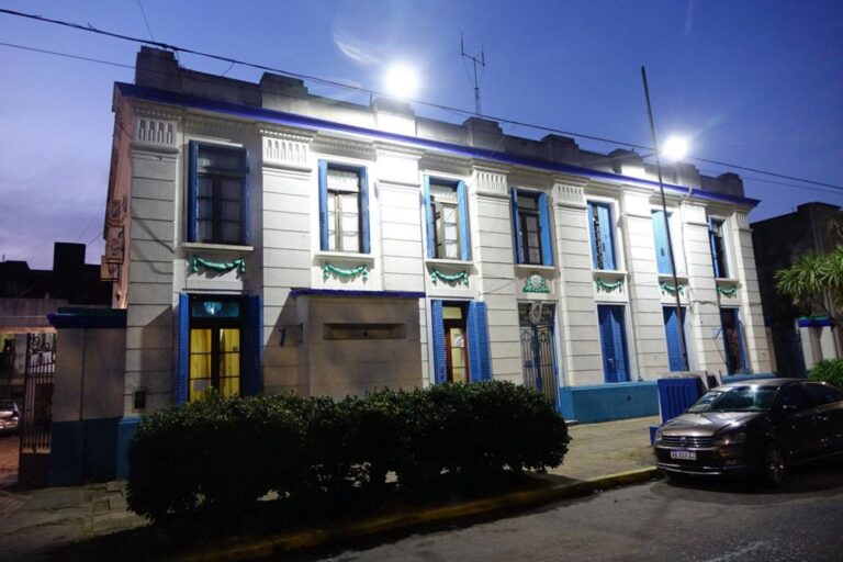Escándalo en la Segunda: cobraba custodia por $100 pero enviaba a un civil con pistola de juguete