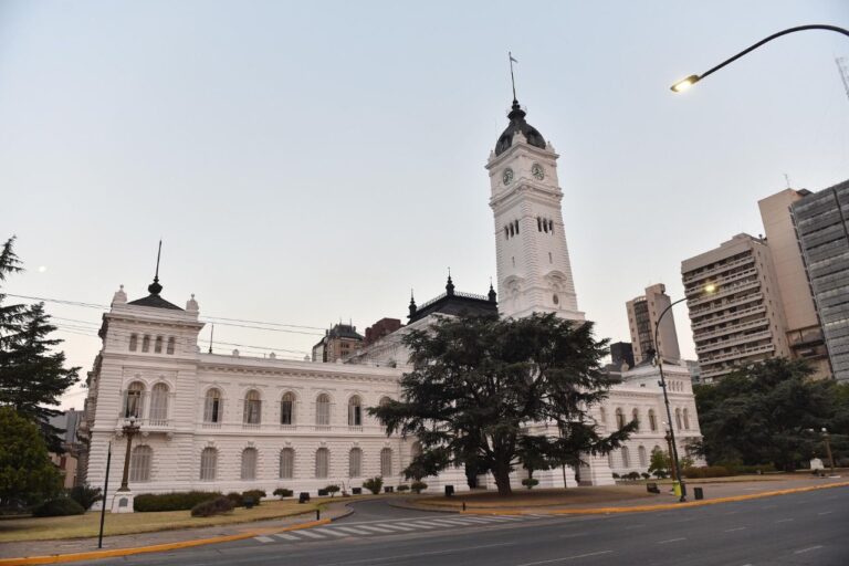 La Plata: la paritaria de municipales cerró en 47%
