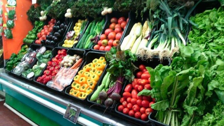 Extienden acuerdo de precios accesibles de productos de la canasta familiar en La Plata