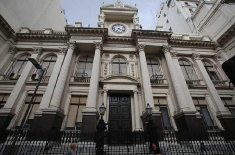 El BCRA prohibió compras en en cuotas de productos comprados del exterior
