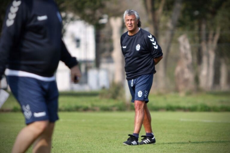 Gorosito dejará de ser el DT de Gimnasia: cómo fue el arreglo económico
