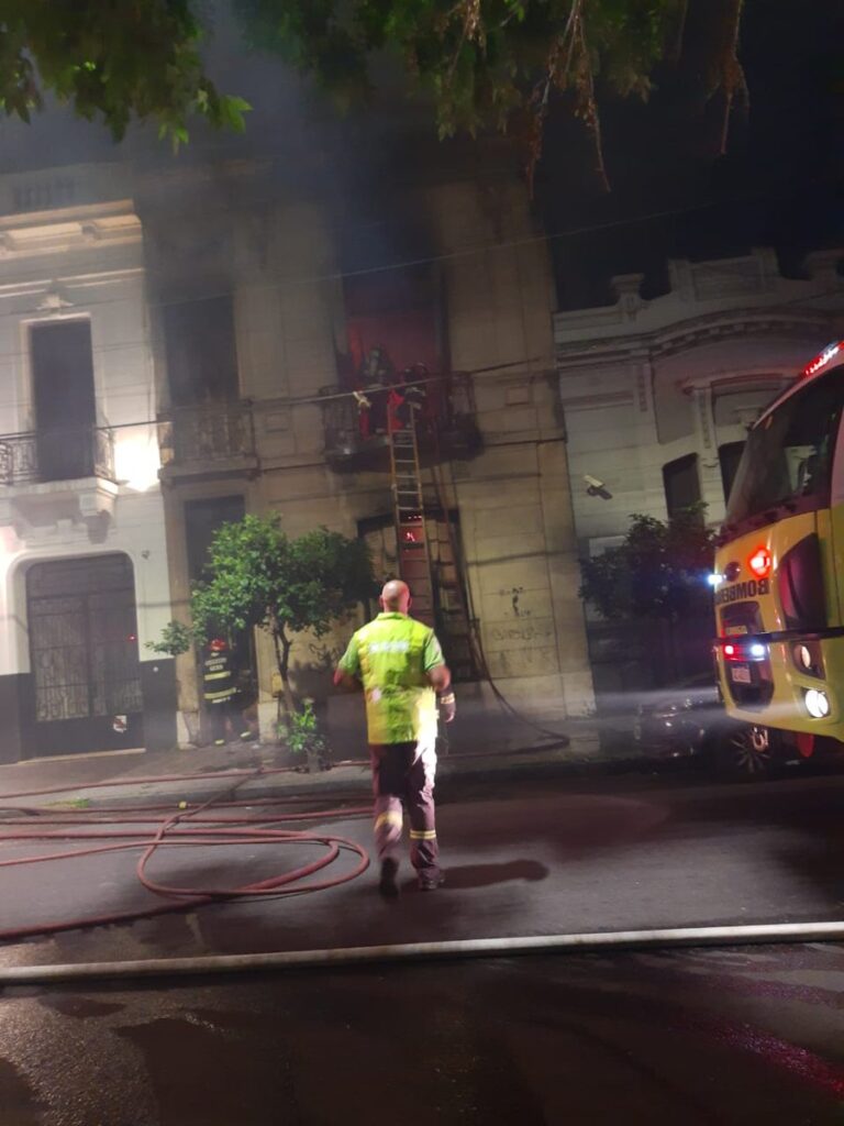 Incendio trágico a metros de 10 y 47