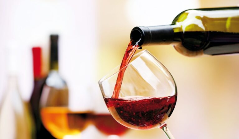 Científicos de universidades de La Plata y Cuyo desarrollaron sensor para mejorar calidad del vino