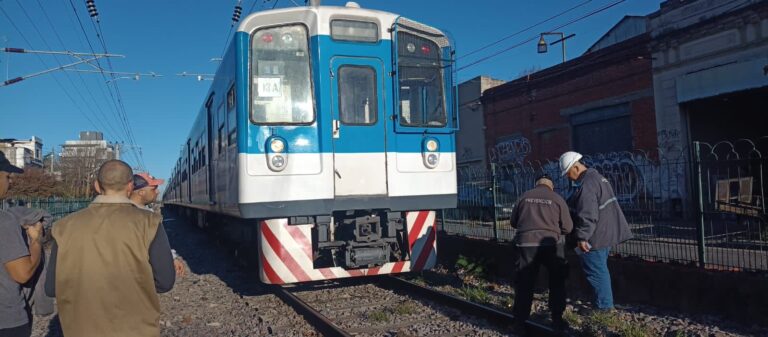 Investigan la muerte de un hombre en las vías del Roca