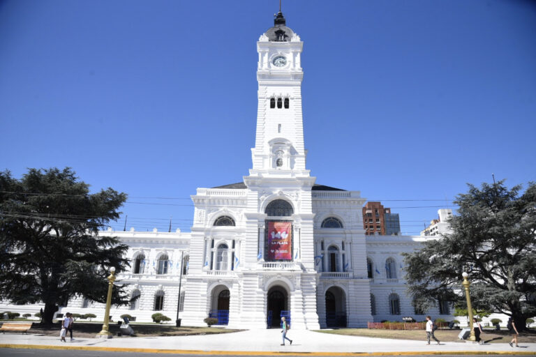 Ñoquis en la Municipalidad de La Plata: 3 de cada 4 empleados no va a trabajar