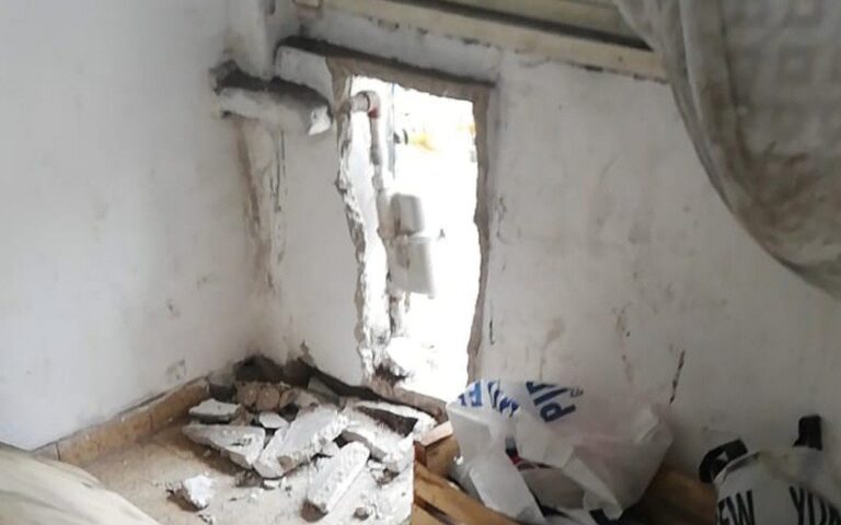 Hacen un boquete y roban electrodomésticos de un comercio de Los Hornos