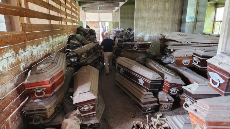 Hallazgo macabro en el Cementerio de La Plata: encuentran otros mil cuerpos