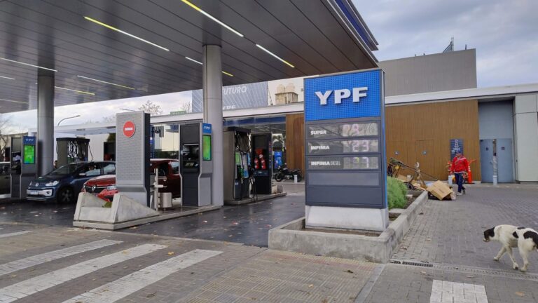 YPF y Shell bajarán las naftas 1% y el diesel 2% desde octubre