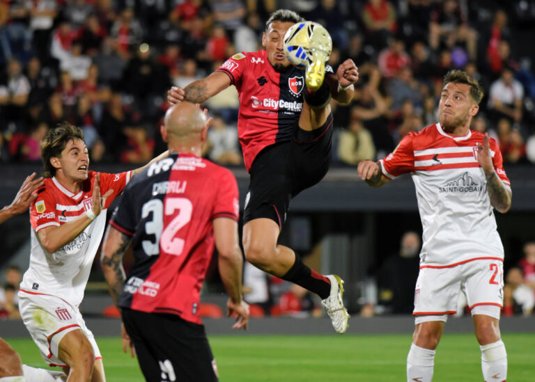 A Estudiantes se le escapó en Rosario y terminó 1 a 1 con Newell’s