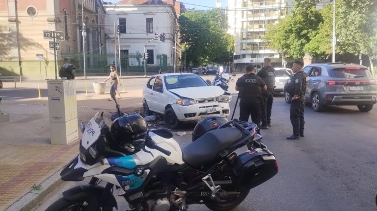 Persecución por el centro de La Plata terminó con un prófugo detenido y tres heridos
