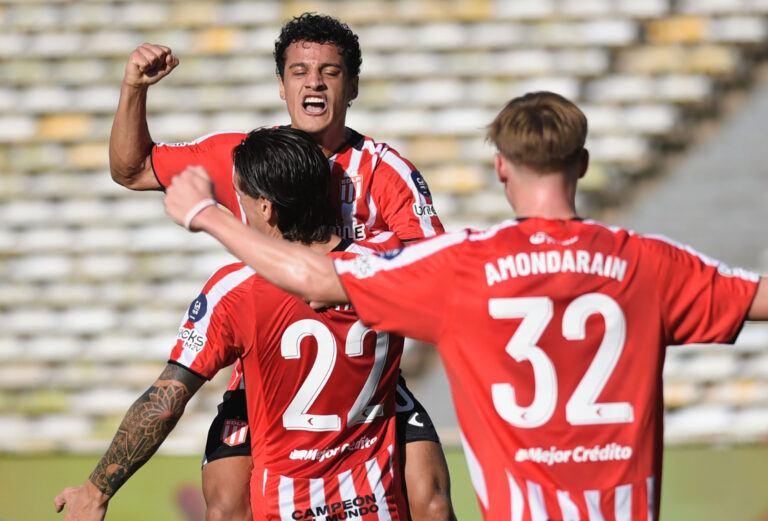 Estudiantes goleó a Rosario Central por 3-0 y avanzó a octavos de final de la Copa Argentina 2026